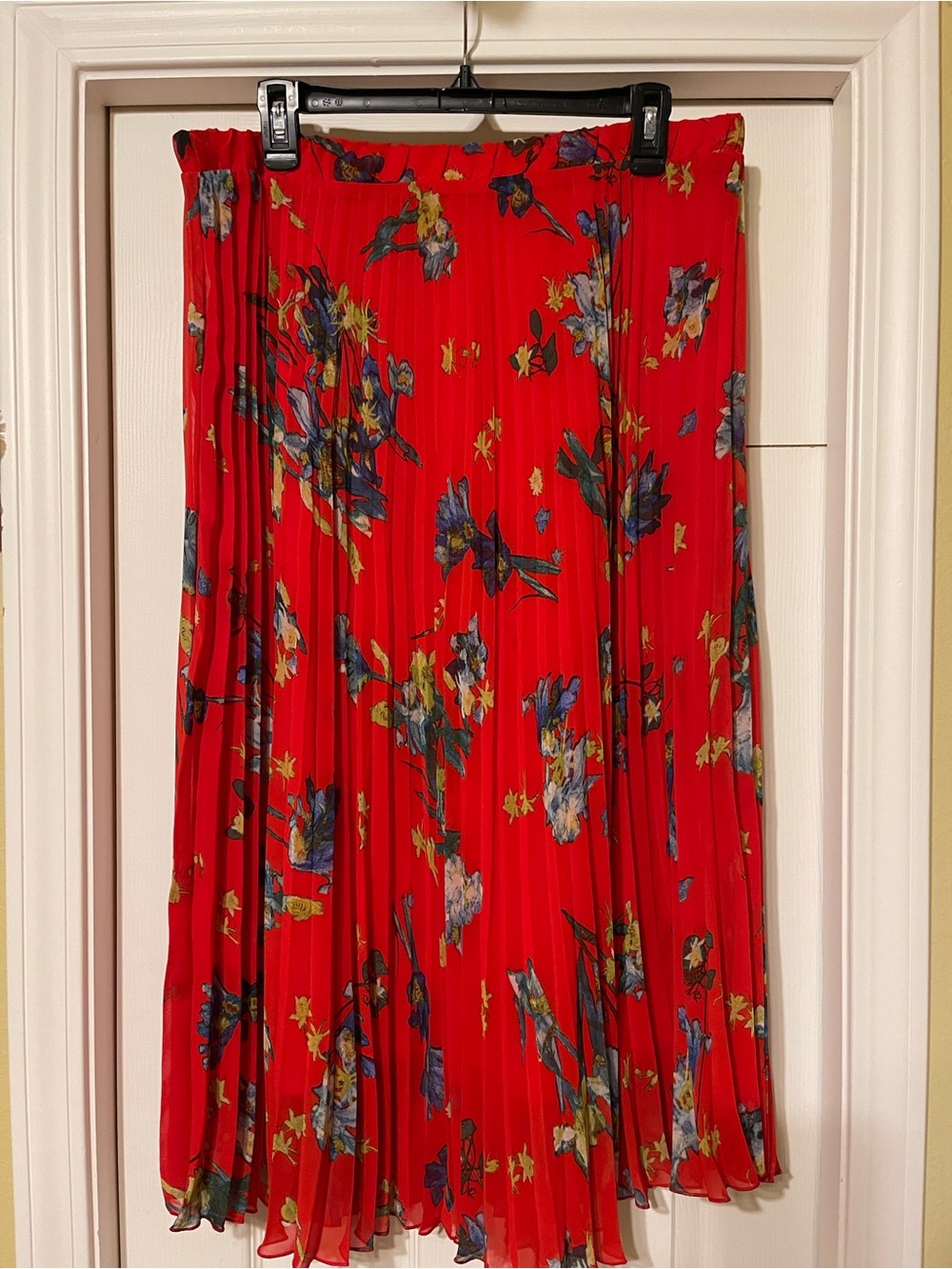 Vince Camuto Red Floral Pleated Midi Skirt with Blue & Yellow Accents